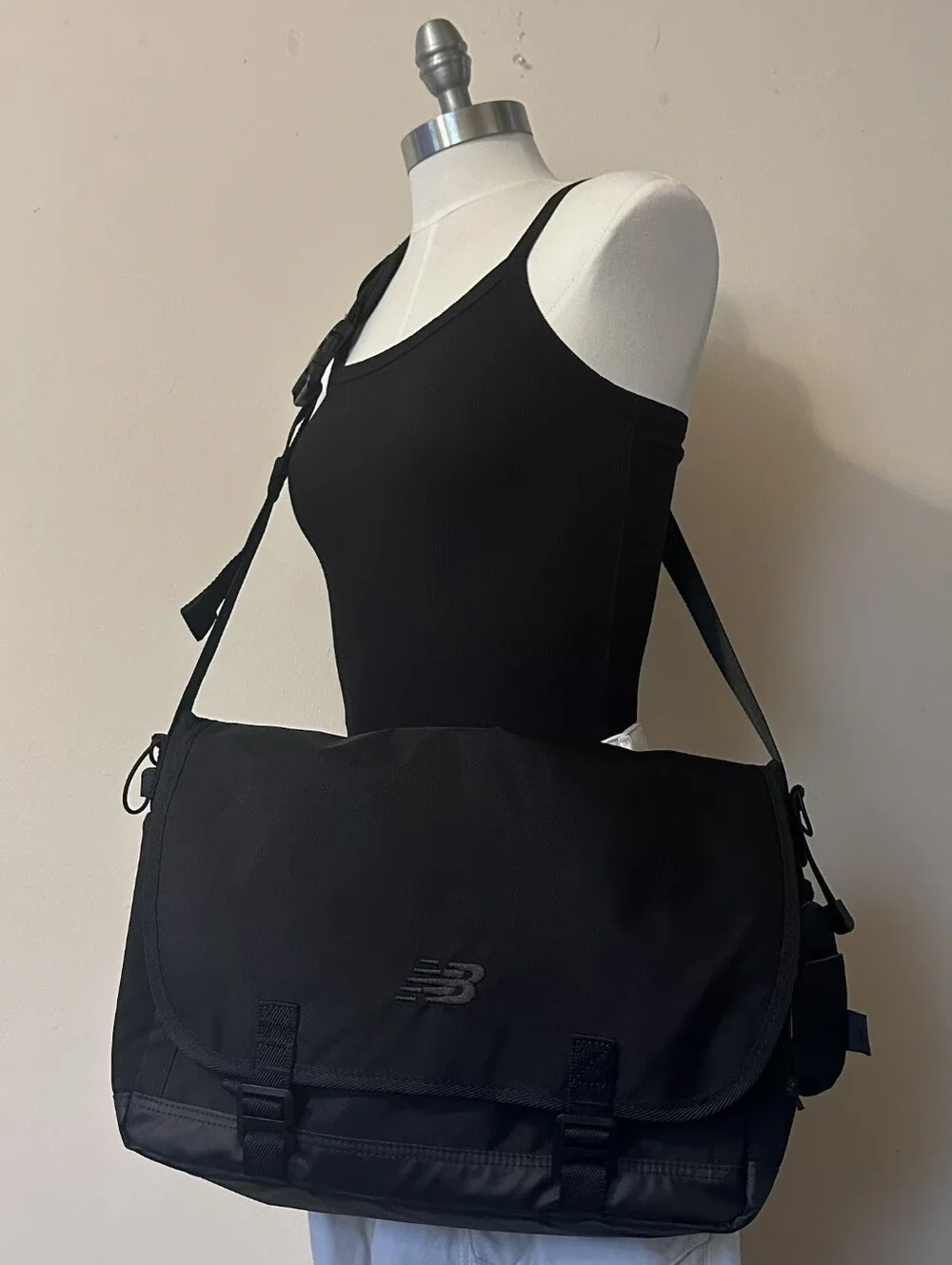 NEW BALANCE | Athletics Messenger Bag